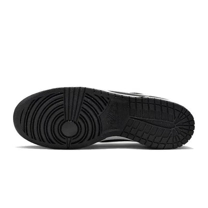 Low - Lässige schwarze Sneakers